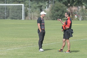 Moreno y Fabianesi junto al DT Yllana. Crédito: Manuel Fabatía