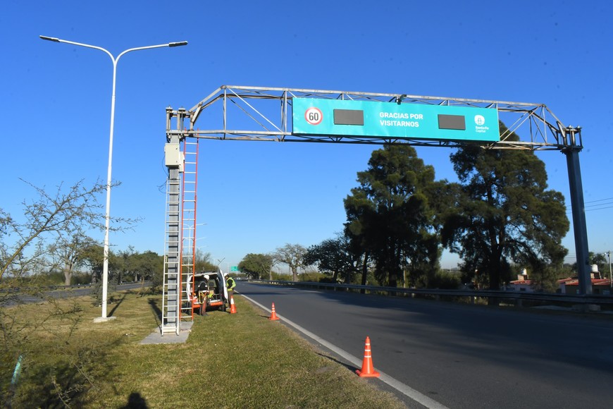 Tecnología avanzada en accesos a Santa Fe. Crédito: Guillermo Di Salvatore.