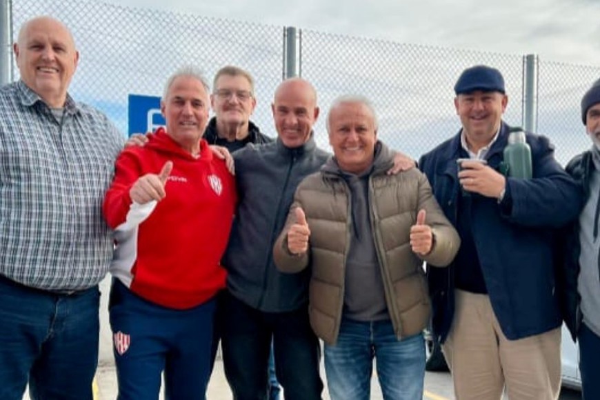 Spahn, Madelón, Cardonnet, Zin, Del Sel, Poletti y Piazza después del partido.