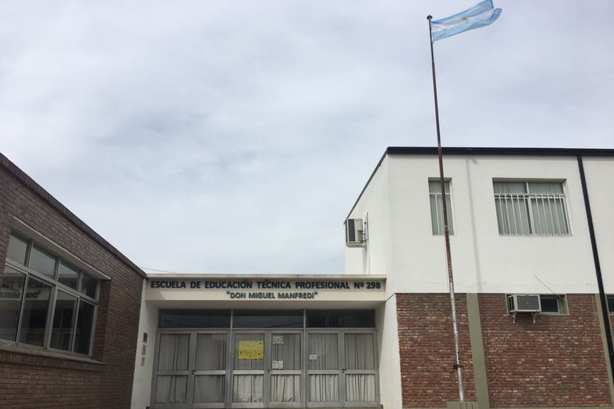 Las prácticas se desarrollarán en el Laboratorio de la Escuela y los alumnos deberán realizar previamente una serie de tareas en el ámbito escolar.