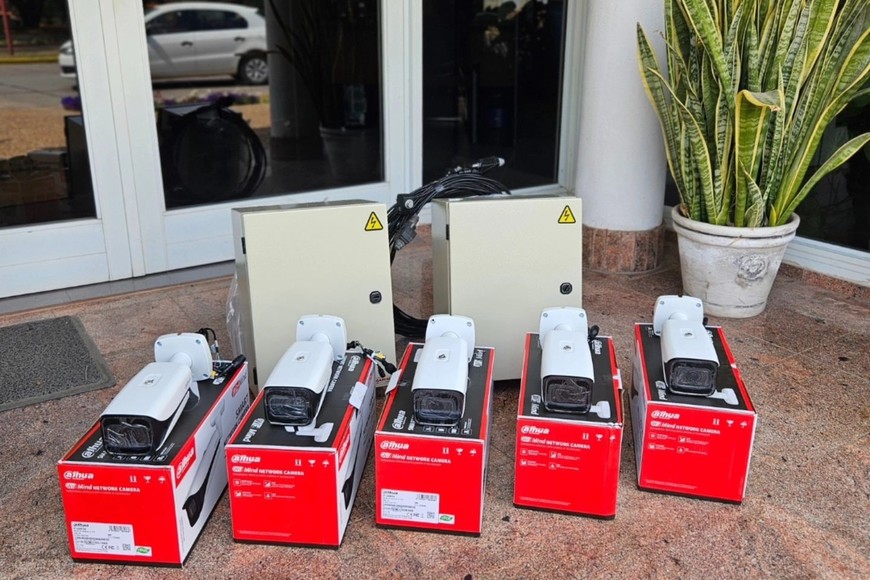 Se adquirieron más de 15 nuevas cámaras, permitiendo ampliar el sistema a 45 cámaras activas en todo el pueblo,