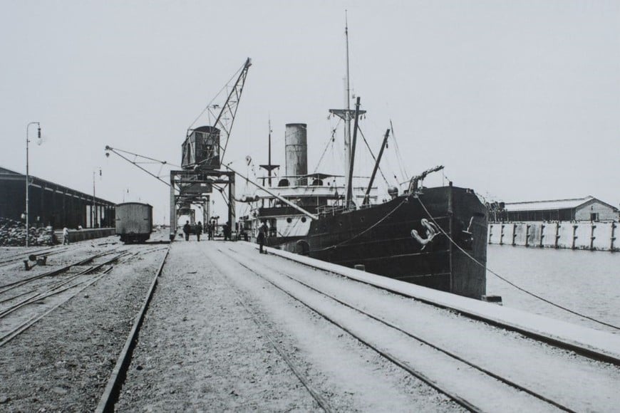 Vapor "Ministro Beernaert", primer ultramarino llegado al puerto de Santa Fe, 1 de enero de1911. Imágenes originales de José Beleno
