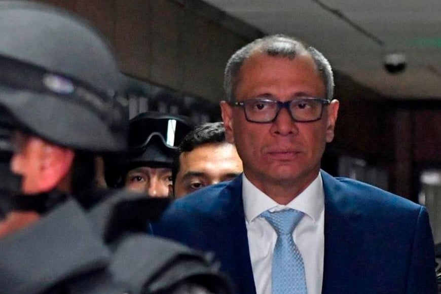 Jorge Glas fue detenido en 2024 en la Embajada de México en Ecuador, donde se encontraba asilado. Reuters/DW