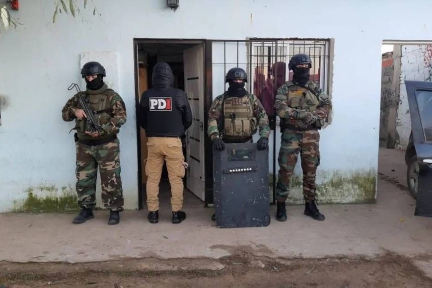 Analizan el celular del barra de Colón detenido por “apretar” al organizador del recital de La Renga