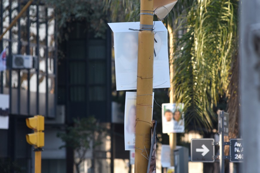 A bajar carteles...

Archivo.