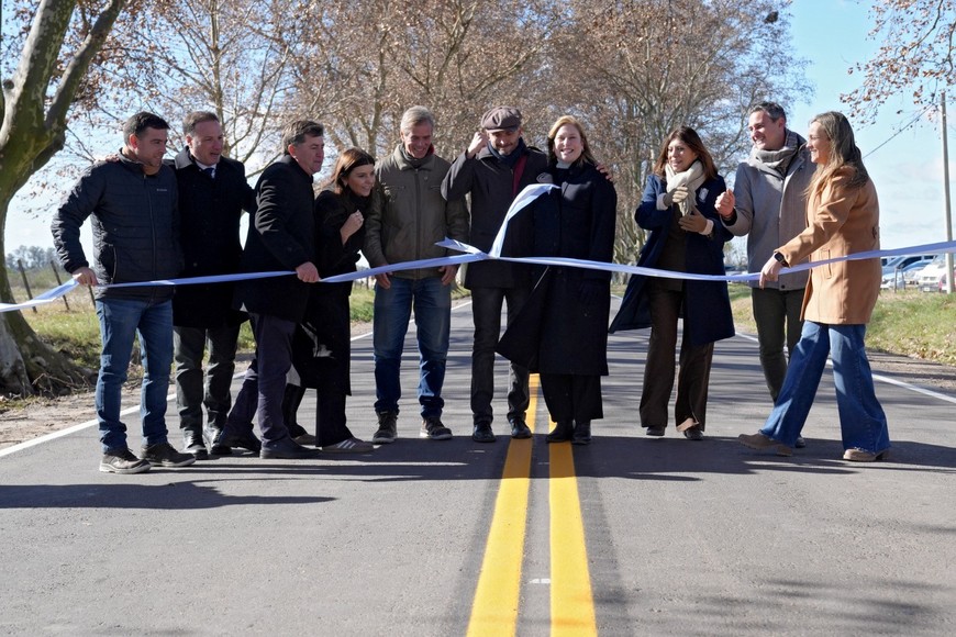 Pullaro destacó que “cuando se administra el Estado con honestidad, austeridad y eficiencia, las obras empiezan a llegar”.