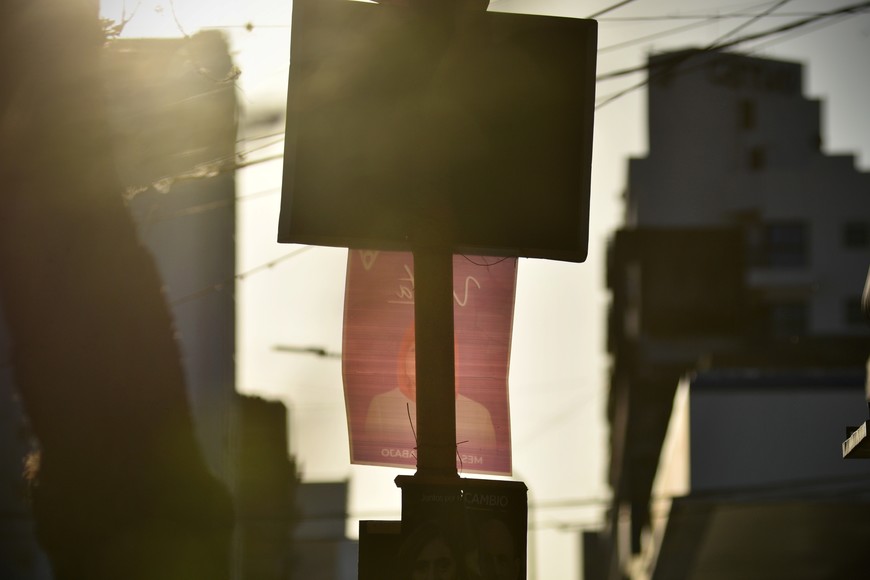 A bajar carteles...

Archivo.