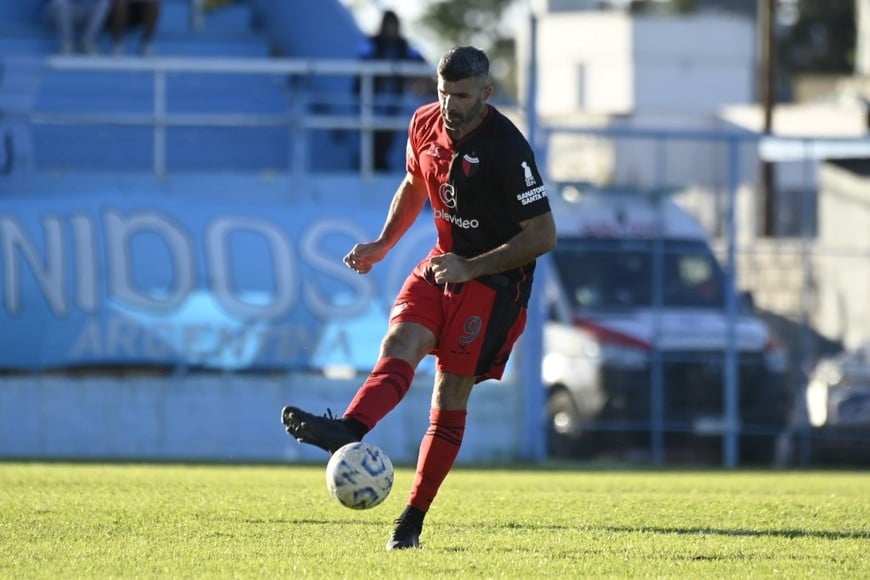 Minella mete por primera vez como titulares a la dupla Castro-Gigliotti  Crédito: Archivo El Litoral.