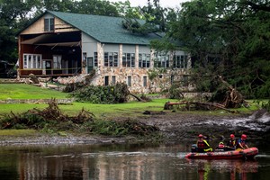 Por el desborde del río Guadalupe, hay niños muertos y desaparecidos en Texas.