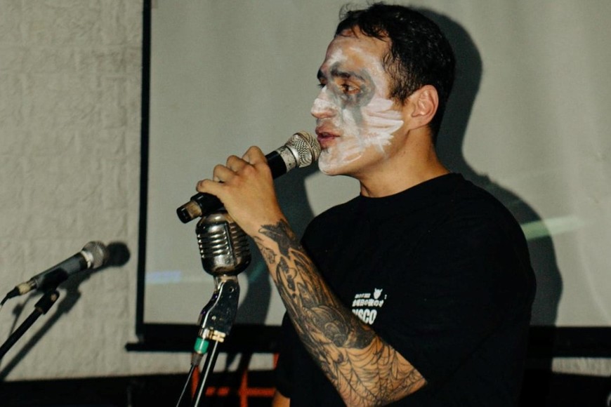 Testimonios reales narrados con un toque de suspenso.