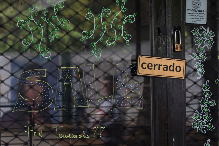 La precariedad, informalidad o inactividad laboral del jefe/a de hogar constituye el principal factor de riesgo en términos de acceso a una alimentación adecuada. Crédito: Mauricio Garín.