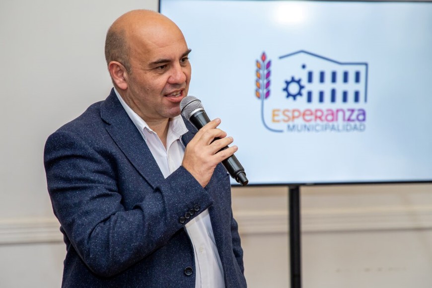 “Es un honor que Esperanza tenga estos elementos que forman parte de su vida. Don Esteban estaría contento de lo que estamos haciendo aquí”, concluyó.