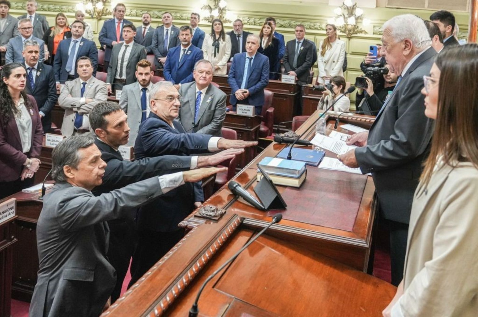 Juraron los convencionales que reformarán la Constitución de Santa Fe