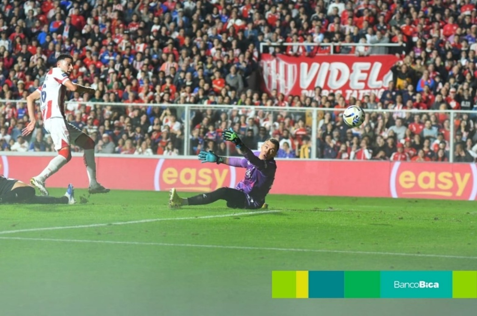 Galería BICA; Unión-Estudiantes