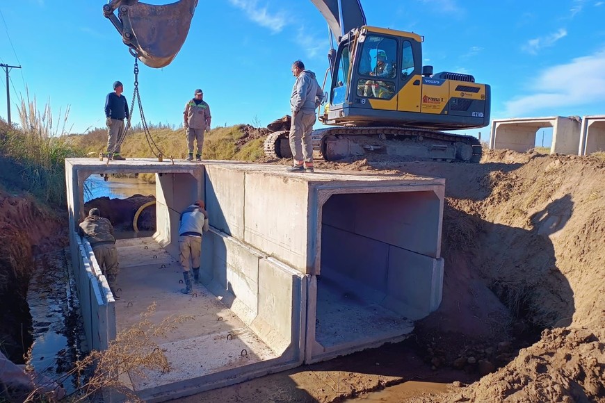 “Cuando asumimos, nos pusimos a revisar las tareas pendientes y coordinamos con la Comuna para poder cerrar este proyecto hídrico”, detalló.