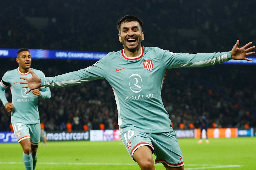 Soccer Football - Champions League - Paris St Germain v Atletico Madrid - Parc des Princes, Paris, France - November 6, 2024
Atletico Madrid's Angel Correa celebrates scoring their second goal REUTERS/Christian Hartmann