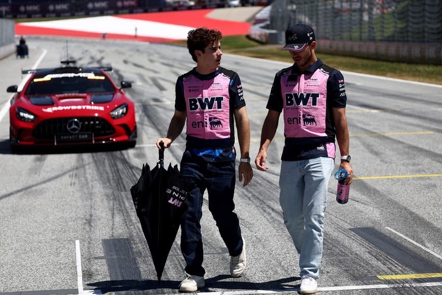 Formula One F1 - Austrian Grand Prix - Red Bull Ring, Spielberg, Austria - June 29, 2025
Alpine's Franco Colapinto and Alpine's Pierre Gasly ahead of the race REUTERS/Jakub Porzycki