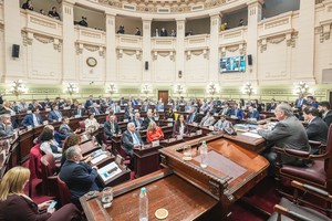 Por aplicación de la normativa vigente, ningún convencional que tenga otro sueldo del Estado podría cobrar por esta función. Más allá de eso, desde distintos bloques se refrenda esa voluntad, tuvo media sanción un proyecto de ley específico y la propia Convención podría expedirse. Crédito: Guillermo Di Salvatore