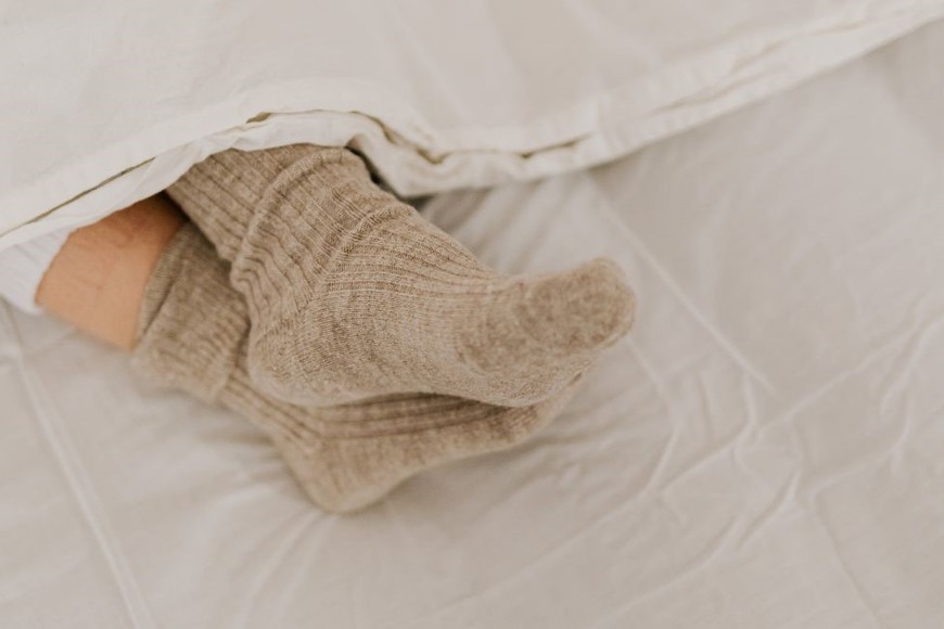 El cuerpo y la mente interactúan: el abrigo en los pies produce un efecto fisiológico concreto