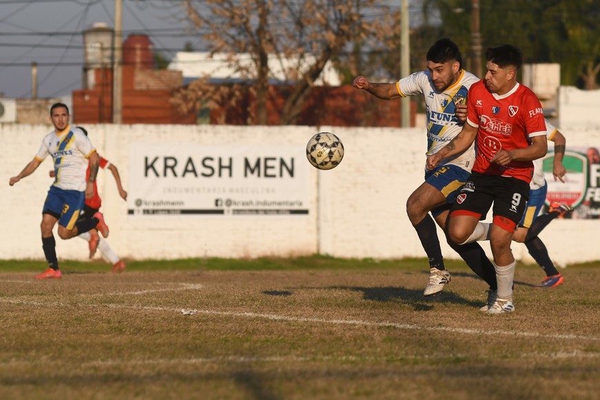 Va por una victoria. El equipo de Tobaldo visitará a Colón de Santa Fe y sabe que no puede dejar puntos en el camino si pretende mantenerse en lo más alto de la tabla. Crédito: Manuel Fabatía