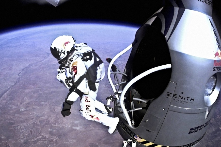 Pilot Felix Baumgartner of Austria jumps out from the capsule during the final manned flight for Red Bull Stratos in Roswell, New Mexico, U.S. October 14, 2012 obtained by Reuters on July 17, 2025. Red Bull Stratos /Red Bull Content Pool/Handout via REUTERS THIS IMAGE HAS BEEN SUPPLIED BY A THIRD PARTY. MANDATORY CREDIT
NO RESALES. NO ARCHIVES
THIS IMAGE MAY ONLY BE USED FOR EDITORIAL PURPOSE IN ONE-TIME PUBLICATIONS AND STRICTLY LIMITED TO THE PURPOSE OF USE STATED IN THE TERMS AND CONDITIONS OF THE SERVICE WHERE YOU RETRIEVED THE IMAGE. IT MUST NOT BE ALTERED OR MODIFIED.