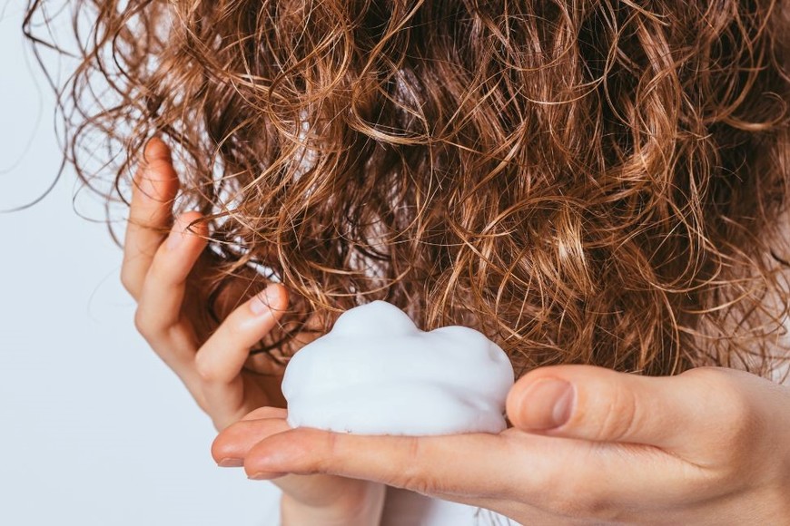 “Alisado BIO SMOOTH” y “Shampoo antirresiduos”