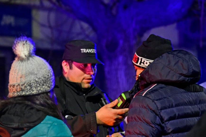 El operativo incluirá controles de alcoholemia, inspecciones vehiculares y se sumará la presencia en espacios públicos con el objetivo de prevenir incidentes y garantizar una convivencia ordenada durante uno de los fines de semana con mayor actividad diurna y nocturna del año.