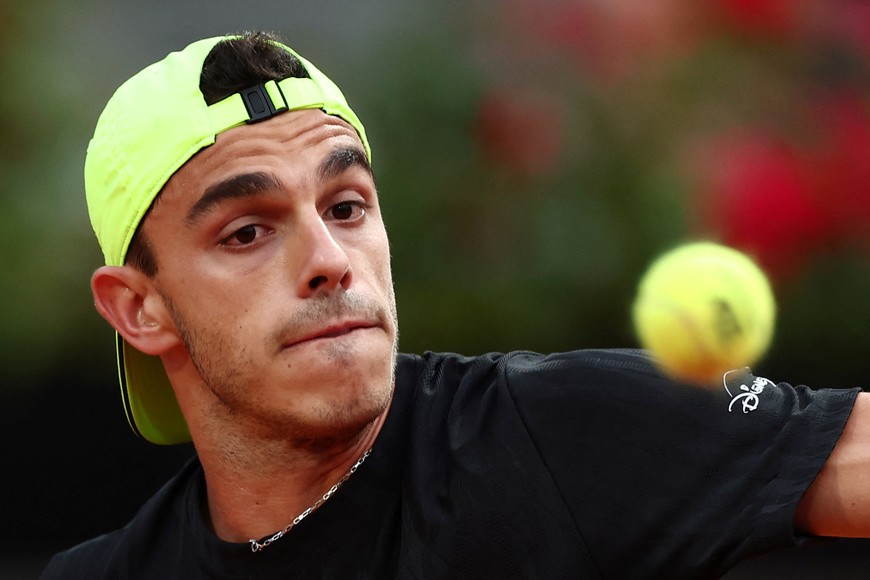 Tennis - Italian Open - Foro Italico, Rome, Italy - May 13, 2025
Argentina's Francisco Cerundolo in action during his round of 16 match against Italy's Jannik Sinner REUTERS/Yves Herman