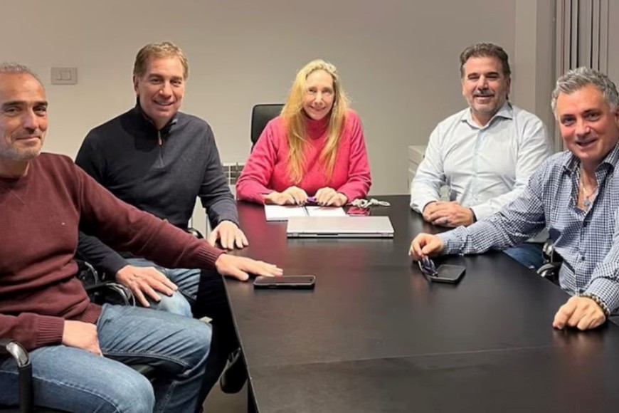 Los principales espacios políticos ya definieron sus listas para las elecciones en Buenos Aires.