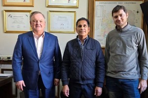 El senador santafesino mantuvo un encuentro con el Jefe Comunal de la localidad, Marcelo Lind.