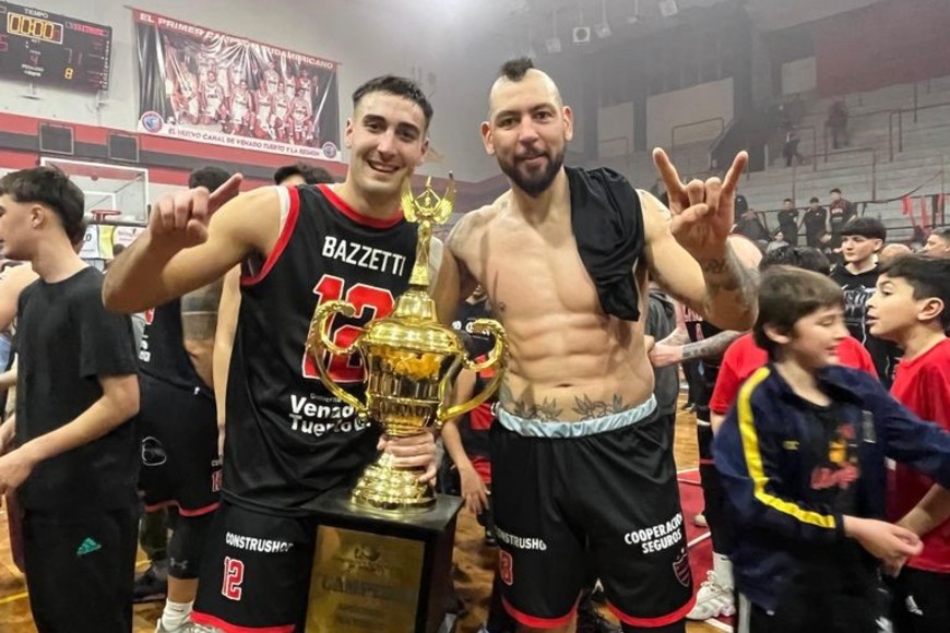 Bautista Bazzetti y Leandro Gerez, valuartes en este Olimpia bicampeón. Foto: Fabián Gallego.