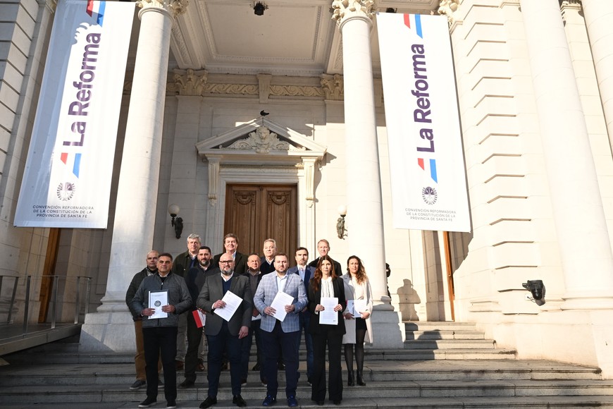 Los documentos fueron presentados este lunes en la Legislatura. Crédito: Flavio Raina