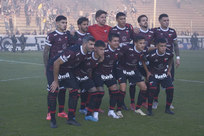 Giménez se afianzó en el 11 titular de Colón. Crédito: Javier Corbalán