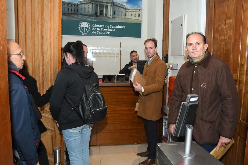 Bryan J. Mayer acompañó la entrega de propuestas en la Legislatura. Foto: Guillermo Di Salvatore