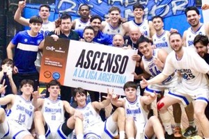 El Azul de Gálvez se quedó con el ascenso a la segunda categoría del país. Crédito: Prensa Talleres de Tafí Viejo