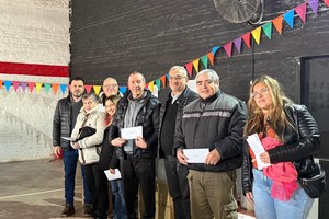 Calvo y Chivallero hicieron entrega de un acompañamiento al Club 9 de Julio de Rafaela para el mantenimiento de la pista de automodelismo y la adquisición de elementos de trabajo para la disciplina hockey,