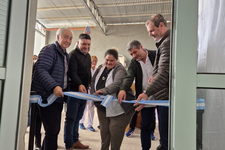 La instalación cuenta además con áreas de revelado y comando.