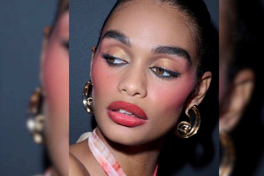 El look perfecto para un maquillaje con aire retro y moderno.