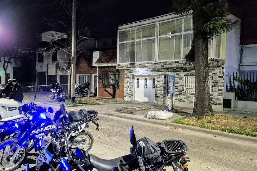 El herido fue llevado al Heca y permanece grave, con custodia policial. Foto: Marcelo Manera.