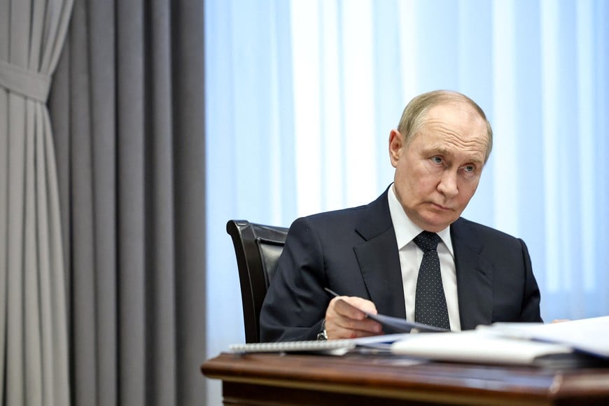 Russian President Vladimir Putin attends a meeting with Arkhangelsk Region Governor Alexander Tsybulsky in Severodvinsk, Arkhangelsk region, Russia July 24, 2025. Sputnik/Alexander Kazakov/Pool via REUTERS ATTENTION EDITORS - THIS IMAGE WAS PROVIDED BY A THIRD PARTY.