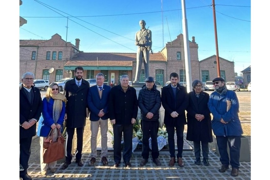 Autoridades volverán a rendir homenaje al músico, a los pies del monumento ubicado en calle Sarmiento y Juan B. Justo.