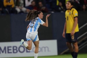 Florencia Bonsegundo marcó uno de los goles albicelestes. Crédito: CONMEBOL