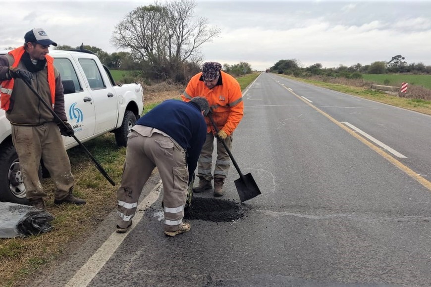 Las cuadrillas viales del organismo nacional se encuentran trabajando activamente en el sector, ejecutando un bacheo preventivo y correctivo.