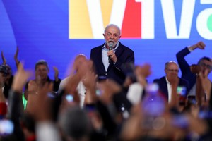 Brazil's President Luiz Inacio Lula da Silva speaks during a ceremony to announce a favela urbanization plan, in Osasco, Brazil, July 25, 2025. REUTERS/Jean Carniel