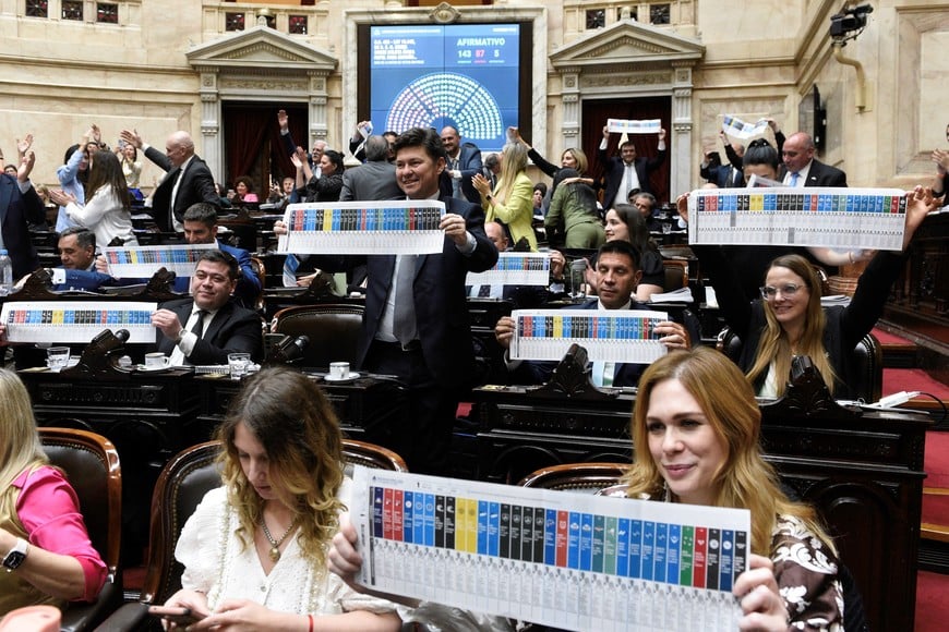En octubre de 2024 la Cámara de Diputados de la Nación convirtió en ley la Boleta Única Papel que se utilizará en todo el país el 26 de octubre.