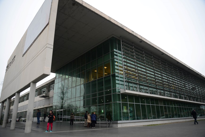 El hombre tenía una herida de arma de fuego lateral