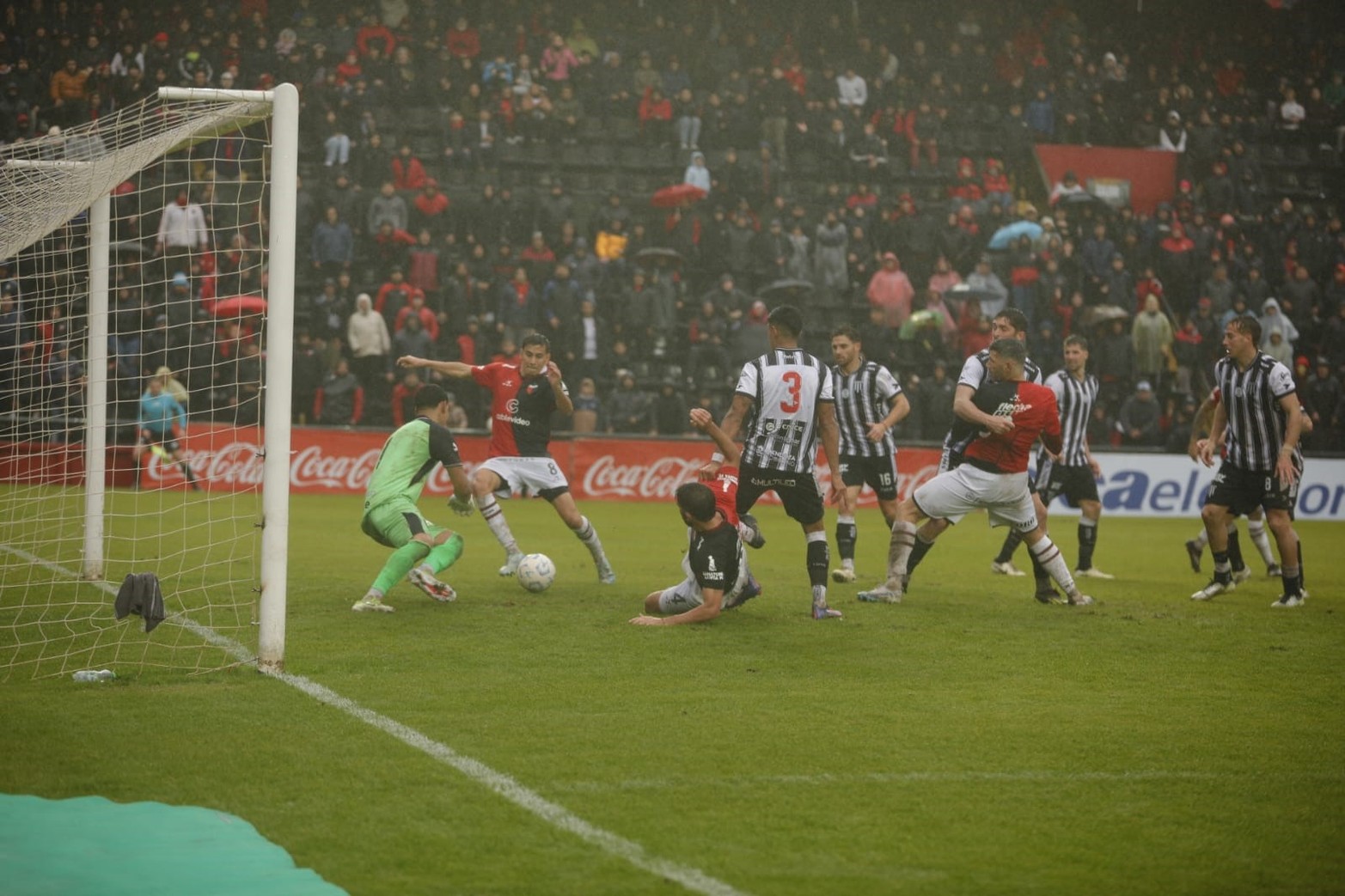 Colon vs Gimnasia de Mendoza. Foto: Matías Pintos.