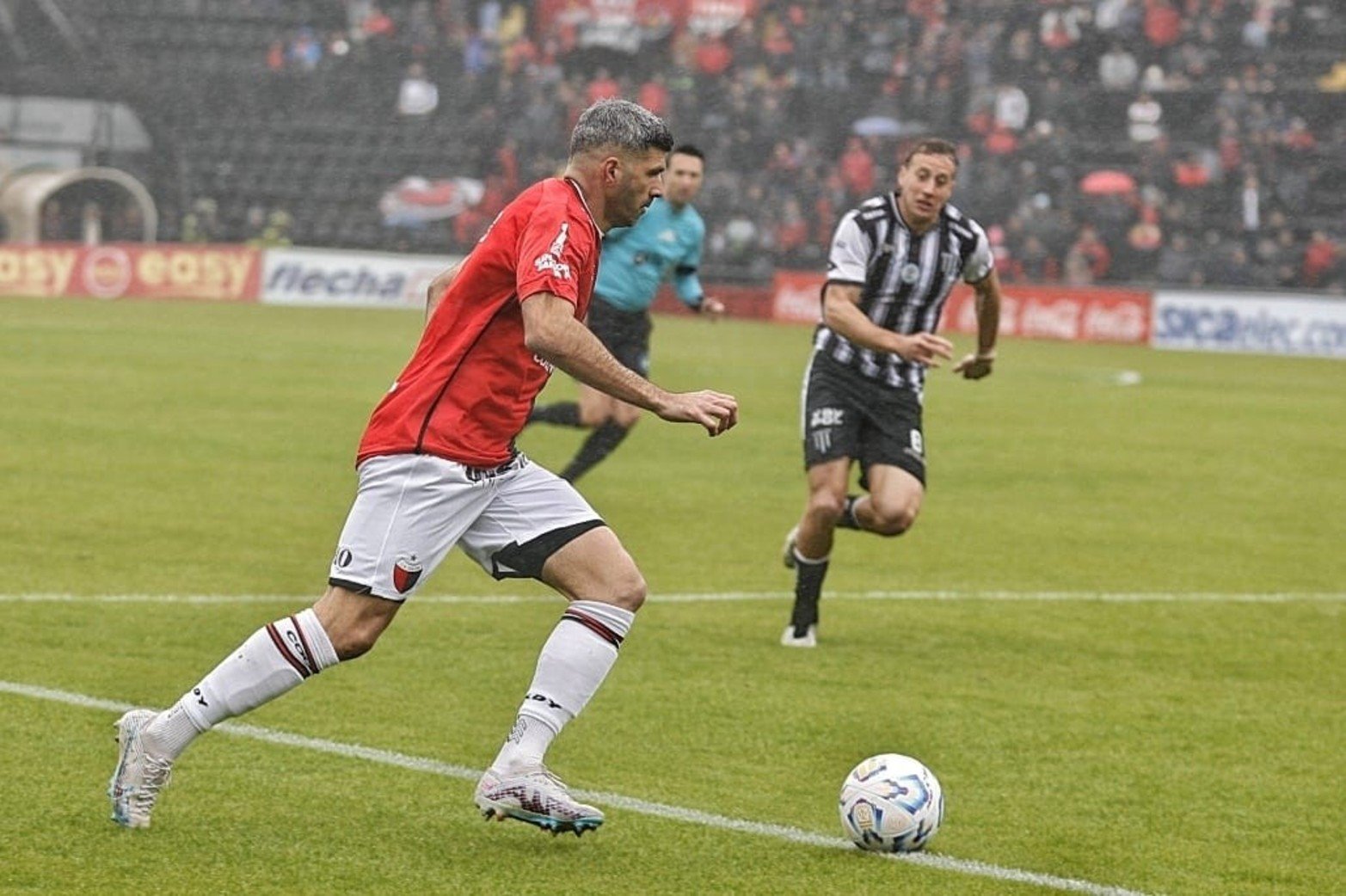 Colón con juveniles volvió a marcar mal en su área y sin puntería en el arco de enfrente.
El Puma errático...