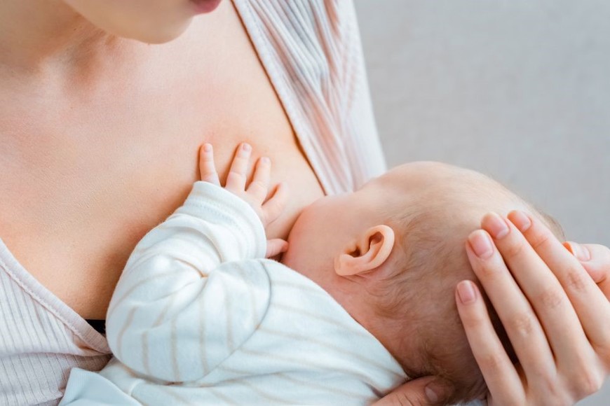 La lactancia materna es un acto de amor, salud, vínculo y cuidado mutuo.