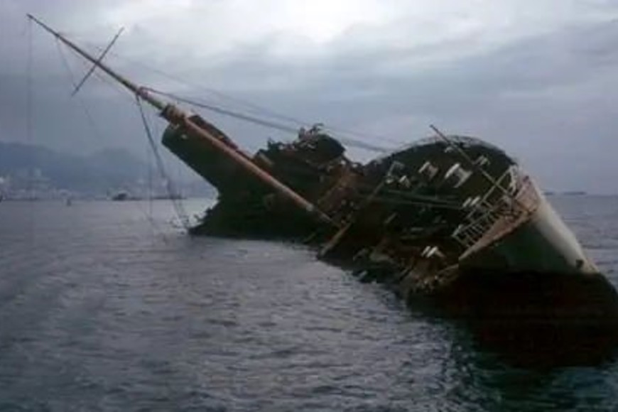 Al menos 20 migrantes murieron y decenas siguen desaparecidos.